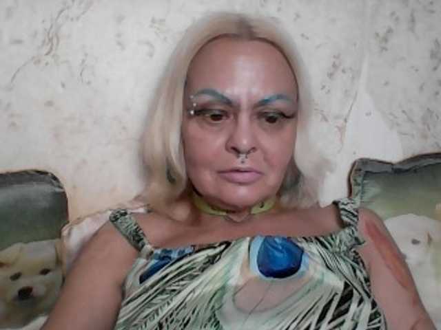 GardenerofIllusions live cam on BongaCams