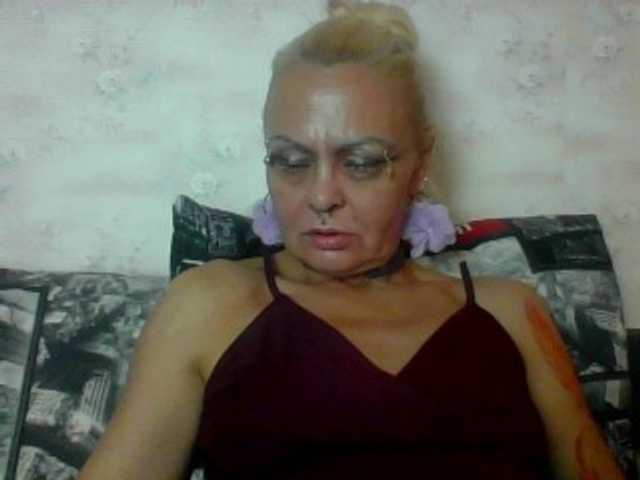 GardenerofIllusions live cam on BongaCams