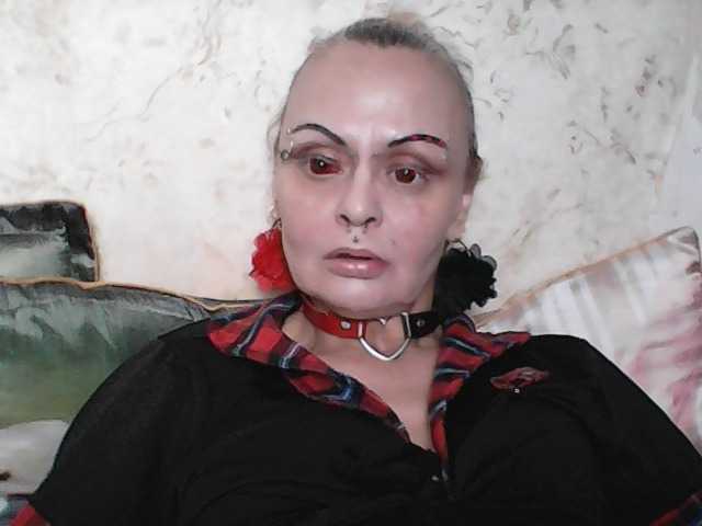 GardenerofIllusions live cam on BongaCams