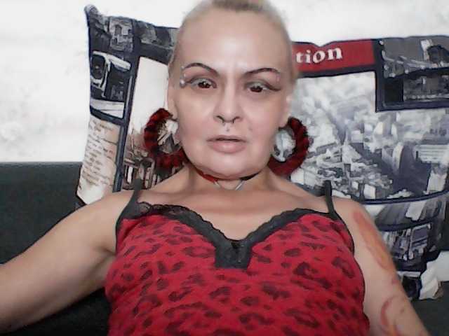 le modèle GardenerofIllusions est en webcam porno dans un show sur le site bongacams, il possède les tags suivants: White/Caucasian,Blonde,Shaved