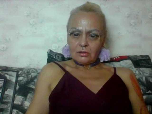GardenerofIllusions live cam on BongaCams