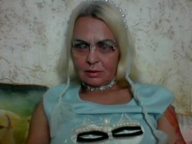 GardenerofIllusions live cam on BongaCams