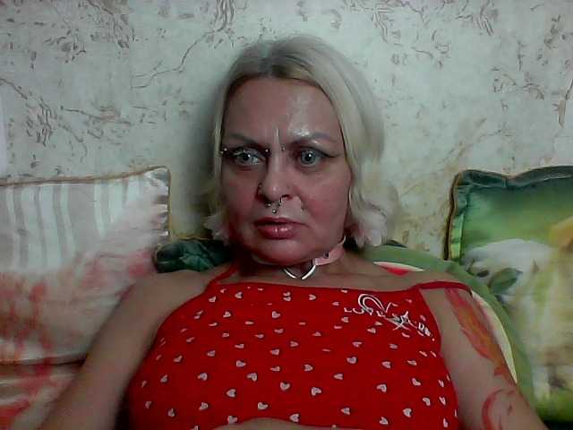 GardenerofIllusions live cam on BongaCams