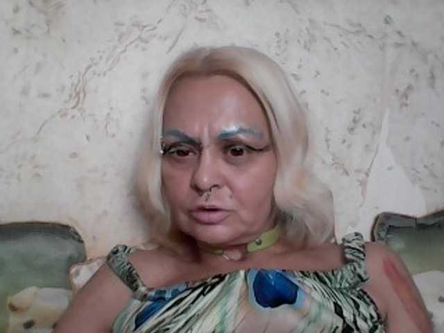 GardenerofIllusions live cam on BongaCams
