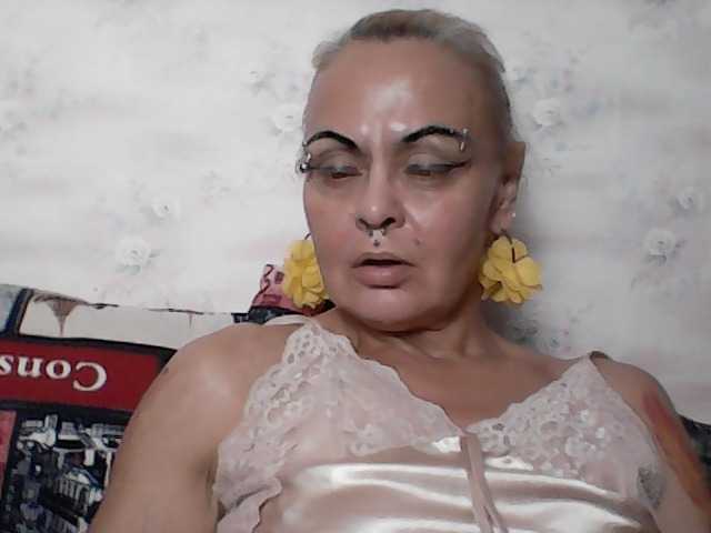 GardenerofIllusions live cam on BongaCams