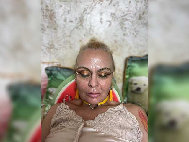 GardenerofIllusions live cam on BongaCams