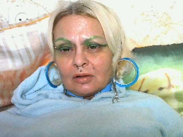 GardenerofIllusions Live Cam on BongaCams