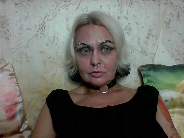 GardenerofIllusions live cam on BongaCams