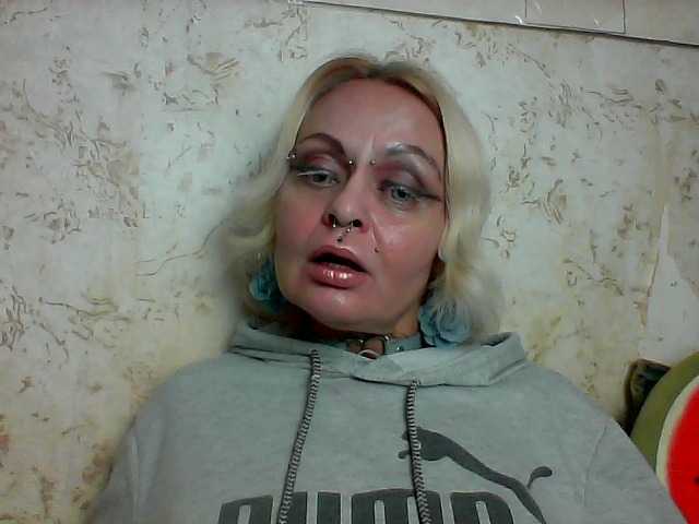 GardenerofIllusions live cam on BongaCams