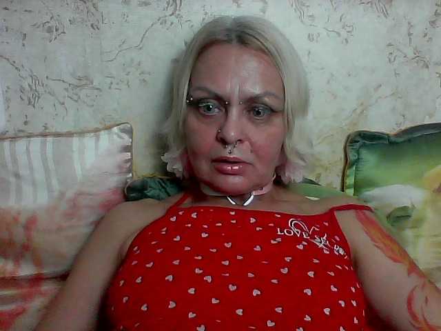 GardenerofIllusions live cam on BongaCams