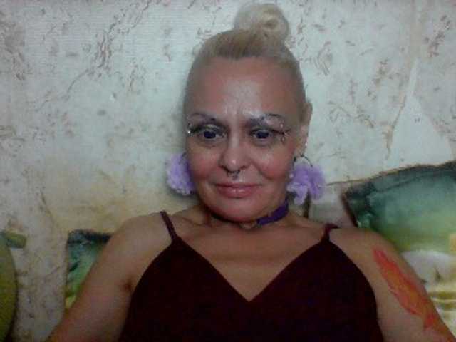 GardenerofIllusions live cam on BongaCams