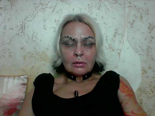 GardenerofIllusions live cam on BongaCams