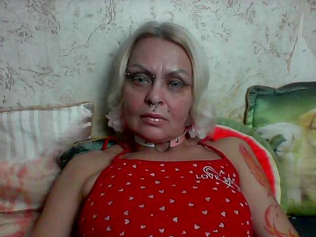 GardenerofIllusions live cam on BongaCams