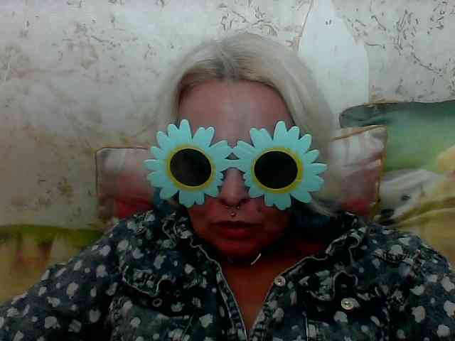 GardenerofIllusi... Live Webcam on BongaCams