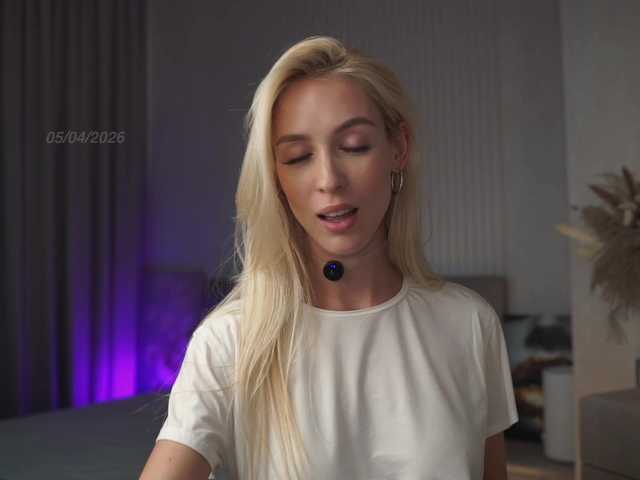 Lovely-Olivia