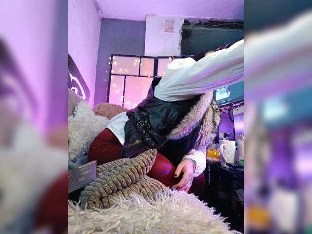 monicaangels, en vivo ahora en BongaCams