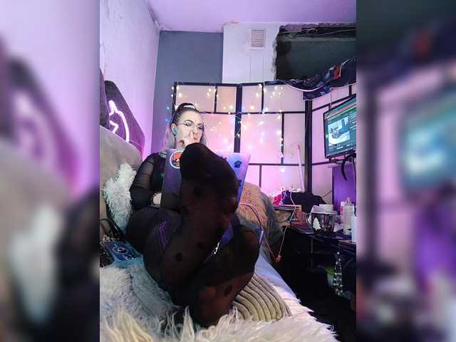 monicaangels live cam on BongaCams