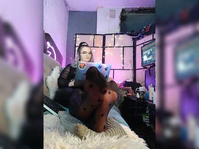 monicaangels live cam on BongaCams