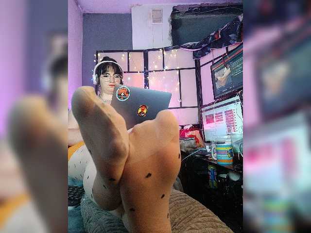 monicaangels live cam on BongaCams