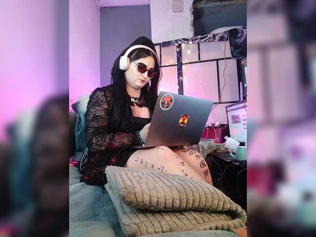 monicaangels live cam on BongaCams