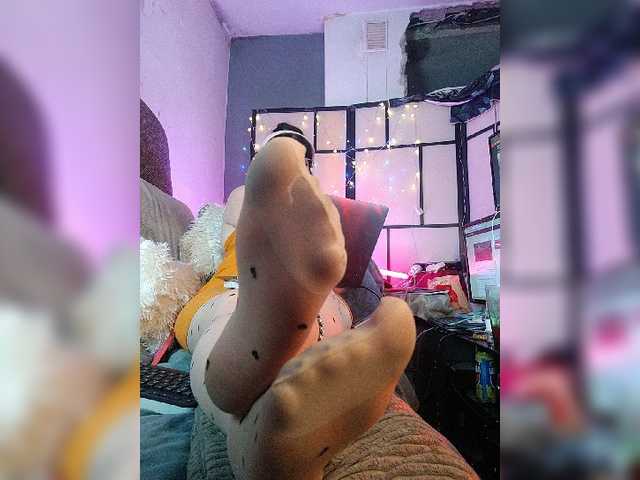 le modèle monicaangels est en webcam porno dans un show sur le site bongacams, il possède les tags suivants: White/Caucasian,Brunette,Shaved