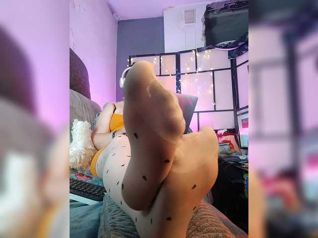 monicaangels live cam on BongaCams