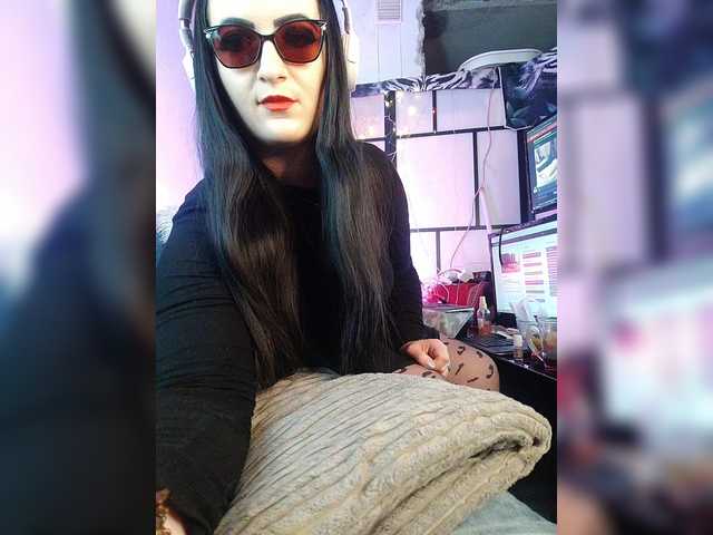 monicaangels cam belle
