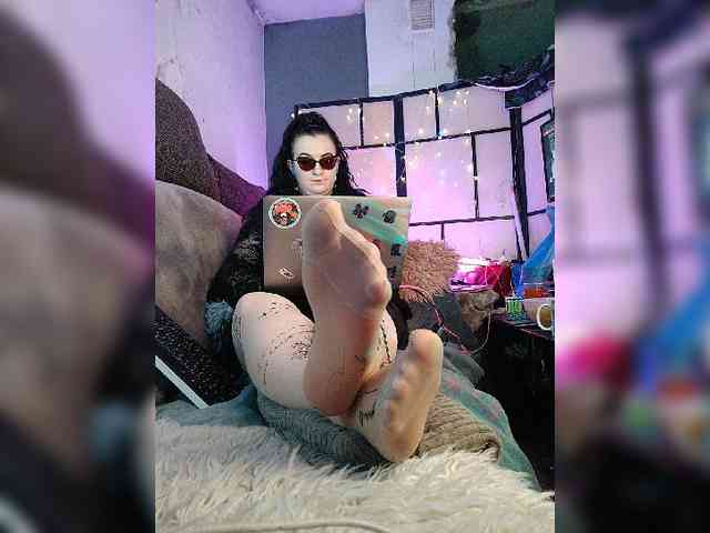 Model: monicaangels