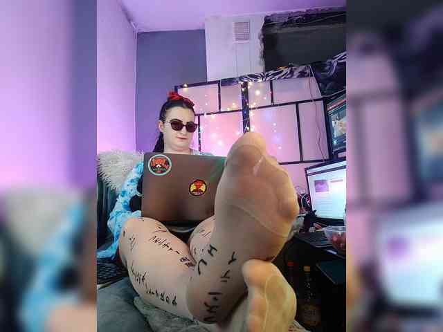 Model: monicaangels