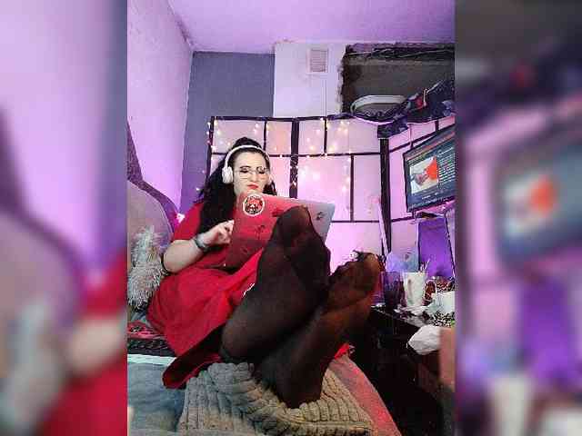 Model: monicaangels