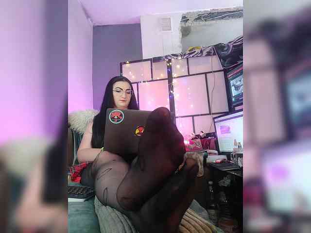 Model: monicaangels