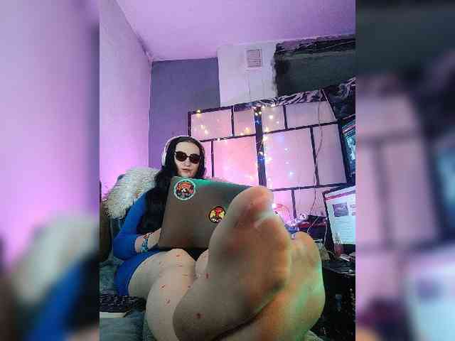 Model: monicaangels