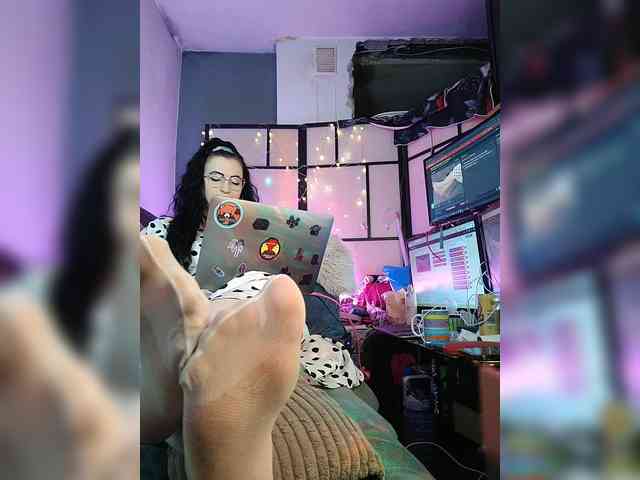 Model: monicaangels
