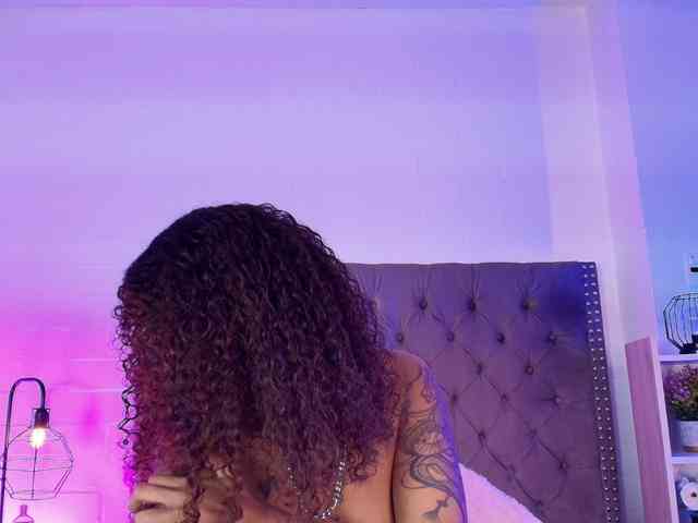 Triipsy Live Webcam on BongaCams