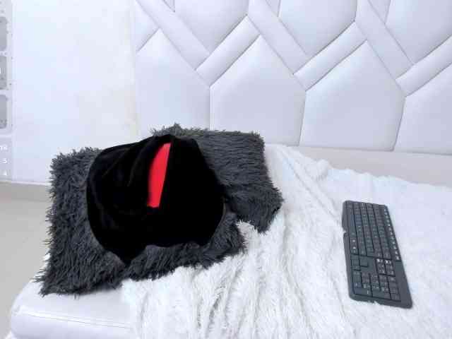 mylittlewhore18 webcam