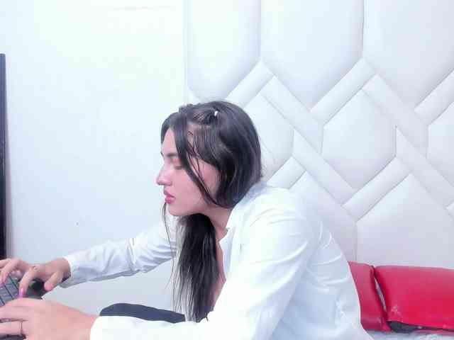 mylittlewhore18 webcam