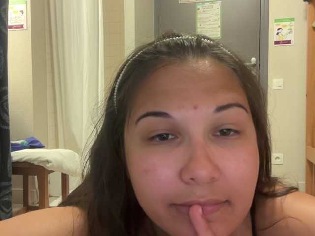 Minettesexy24 live cam on BongaCams