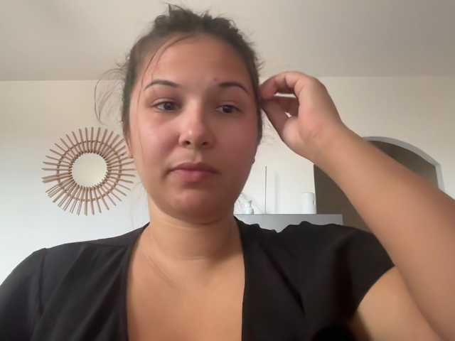 Minettesexy24 live cam on BongaCams