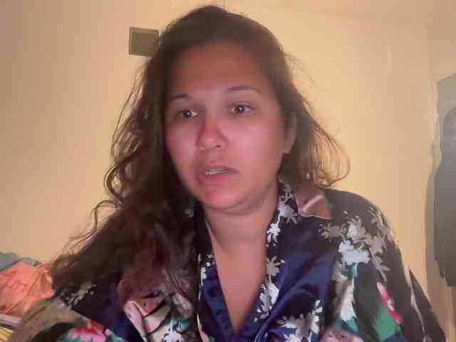 Minettesexy24 webcam
