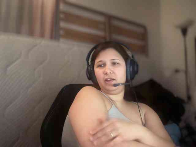 Minettesexy24 webcam