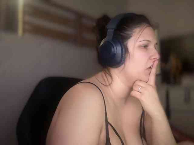 Minettesexy24 webcam