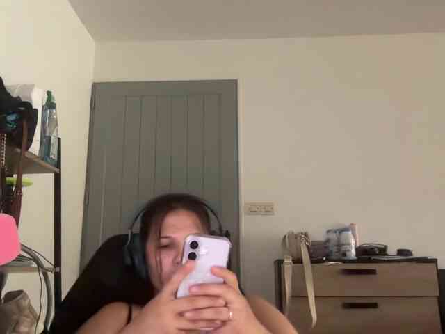 Minettesexy24 webcam