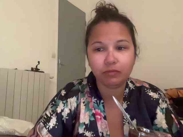 Minettesexy24 webcam