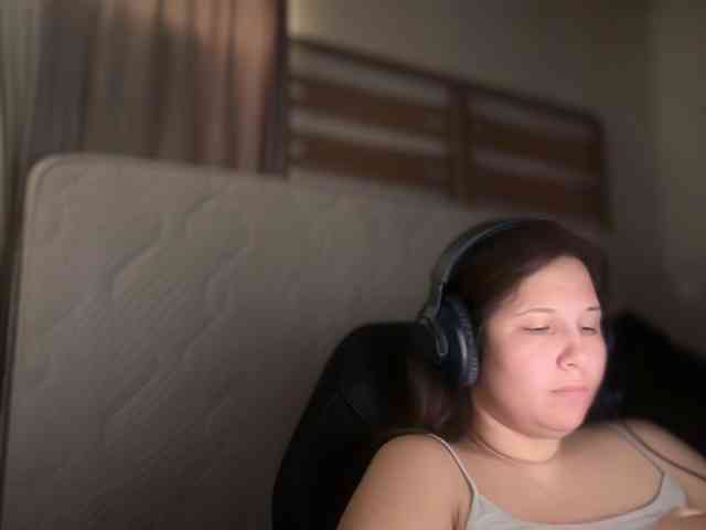 Minettesexy24 webcam