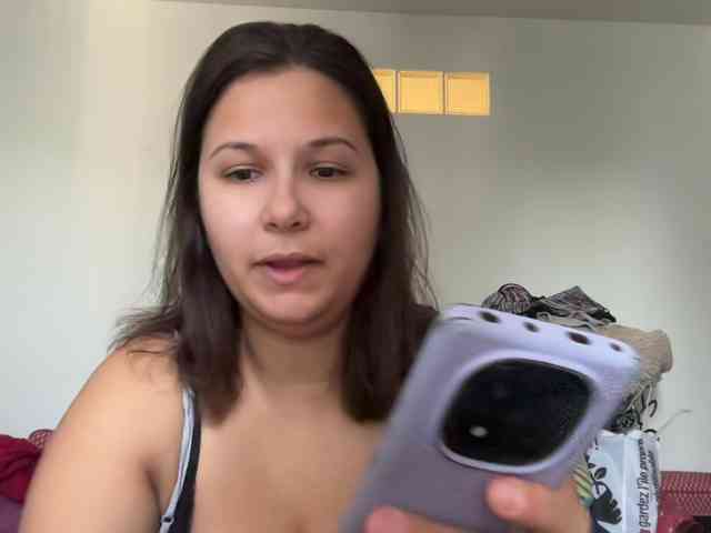 Minettesexy24 webcam