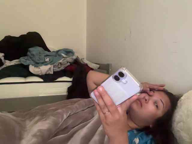 Minettesexy24 webcam
