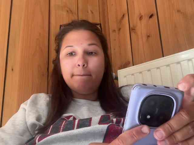 Minettesexy24 webcam