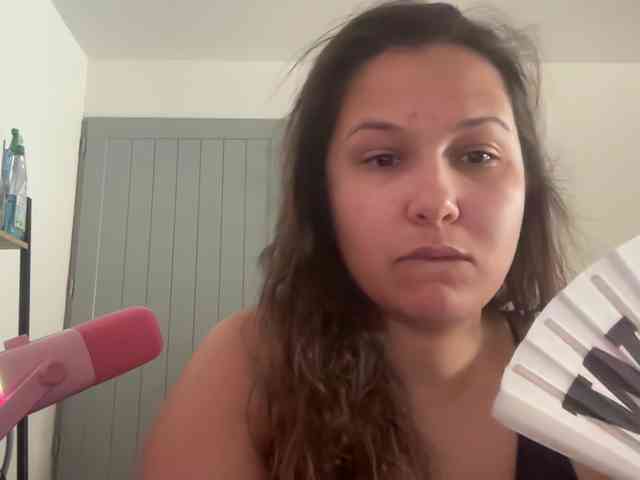 Minettesexy24 webcam