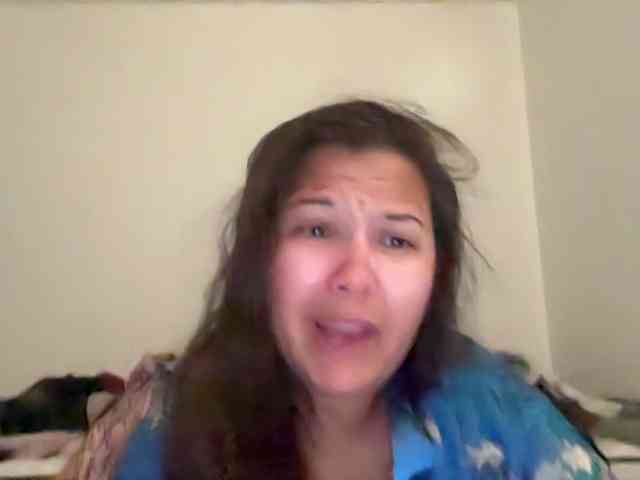 Minettesexy24 webcam