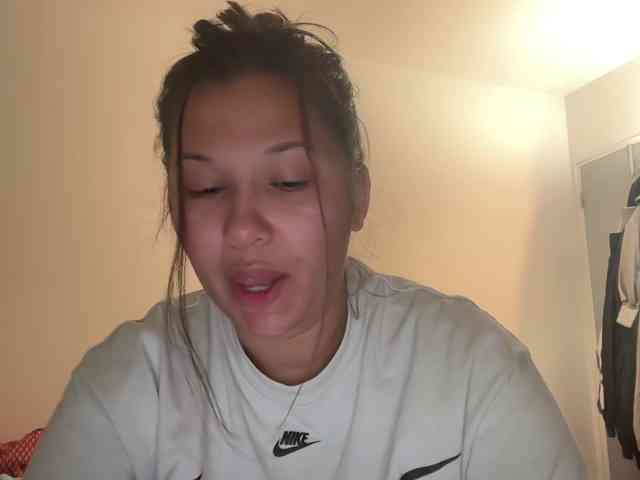 Minettesexy24 webcam